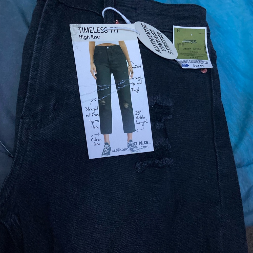 new black ripped straight leg mom jeans with tags!